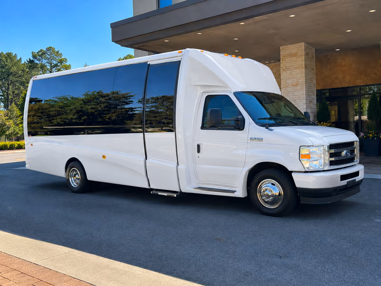 the bus type and amenities